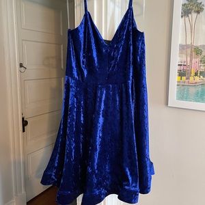 *NEVER BEEN WORN* Blue velvet Forever 21 Size 3XL dress